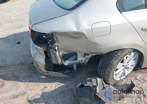 2015 Volkswagen Jetta 1.8T Se z USA, uszkodzony, nr VIN 3VWD17AJXFM334828